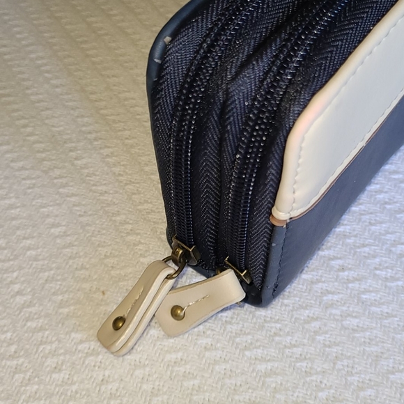 Stone Mountain Wallet - Picture 5 of 12